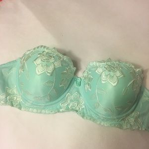 Seafoam green / mint strapless bra